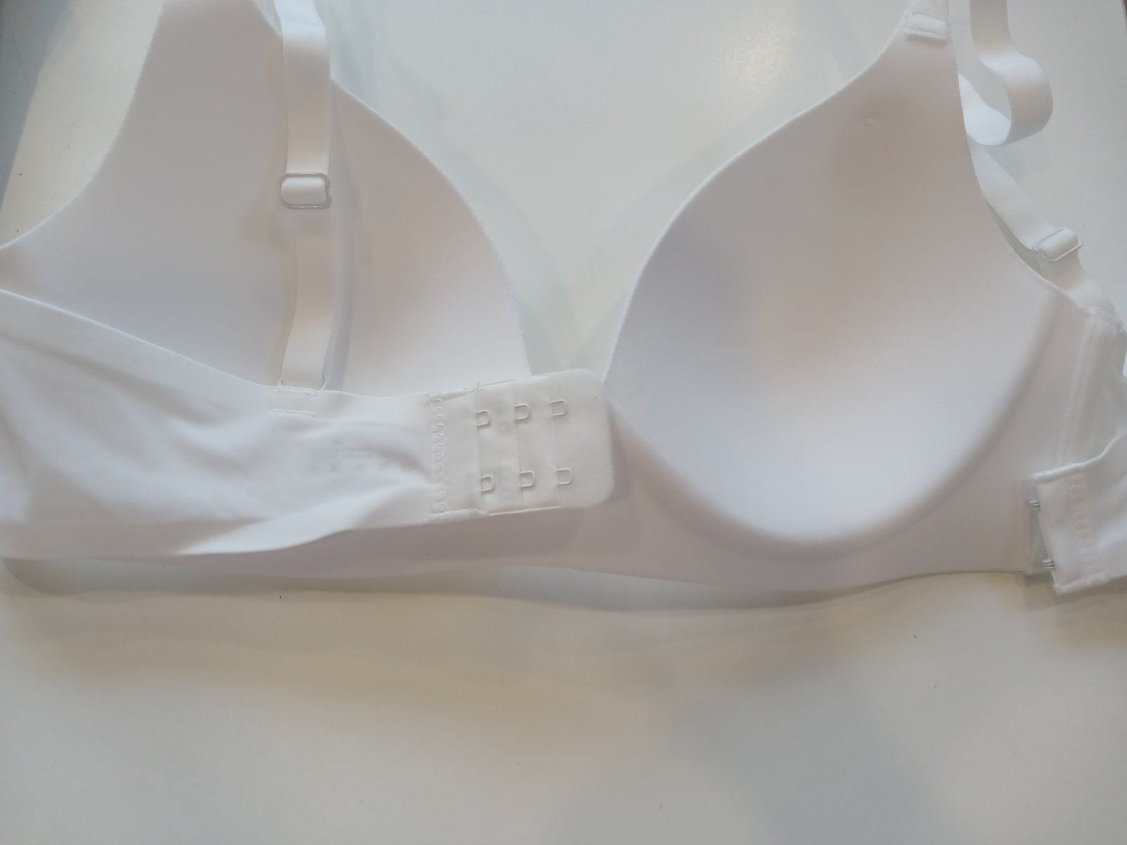 Бюстгальтер - бра (без кісточок) молочний - деталі мережива