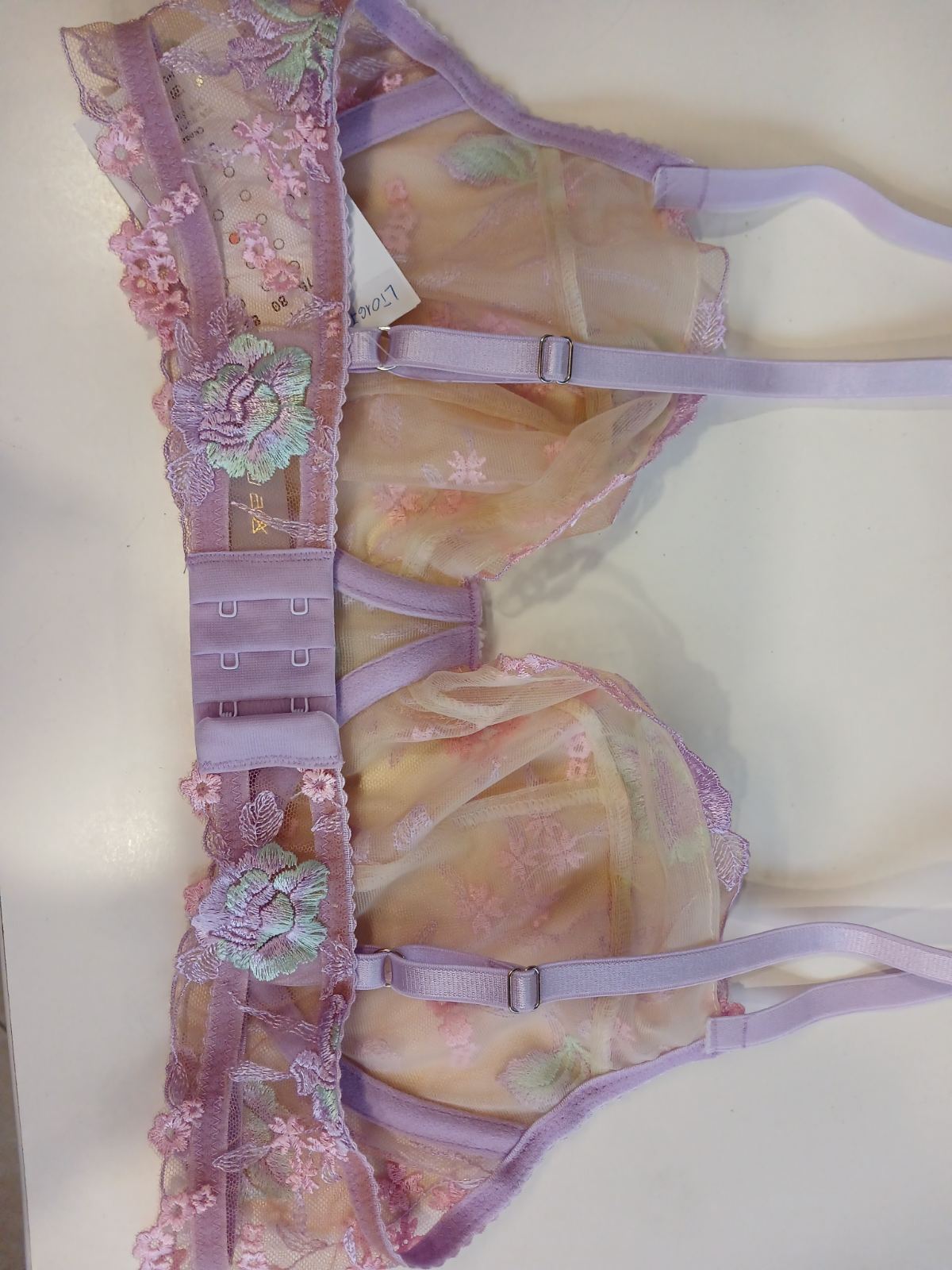 Бюстгальтер жіночий, м'яка чашка - вигляд ззаду