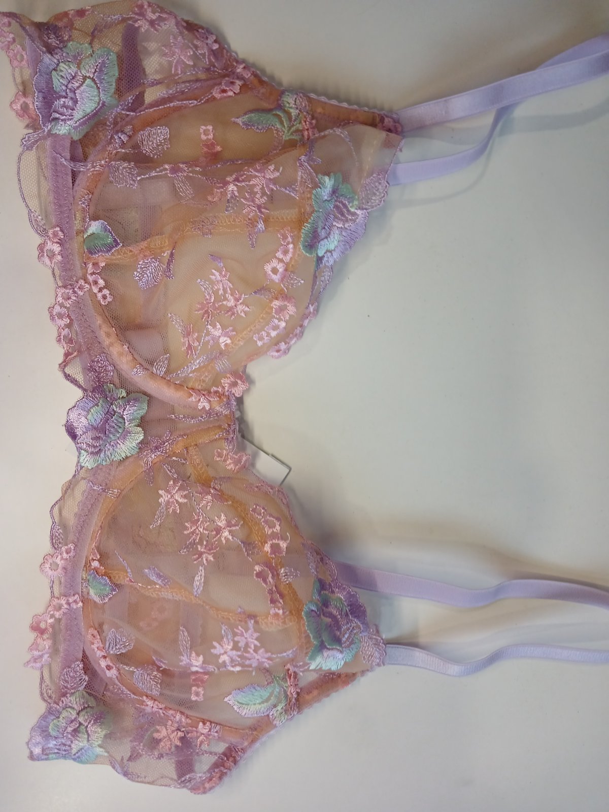 Бюстгальтер жіночий, м'яка чашка